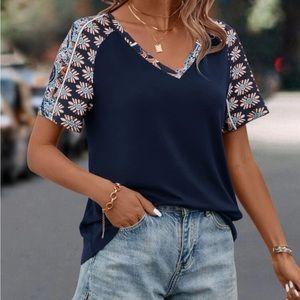 New floral print short sleeve top